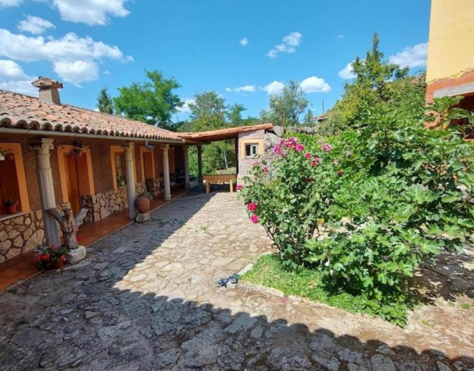 Mansio De La Plata Guest House Penacaballera Exterior photo